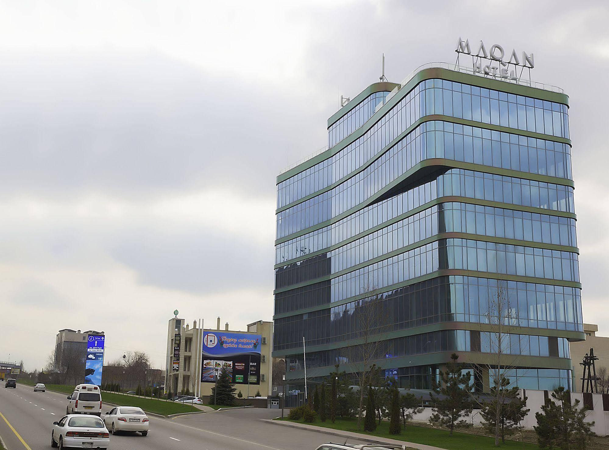 Maqan Hotel Alma-Ata Exteriör bild